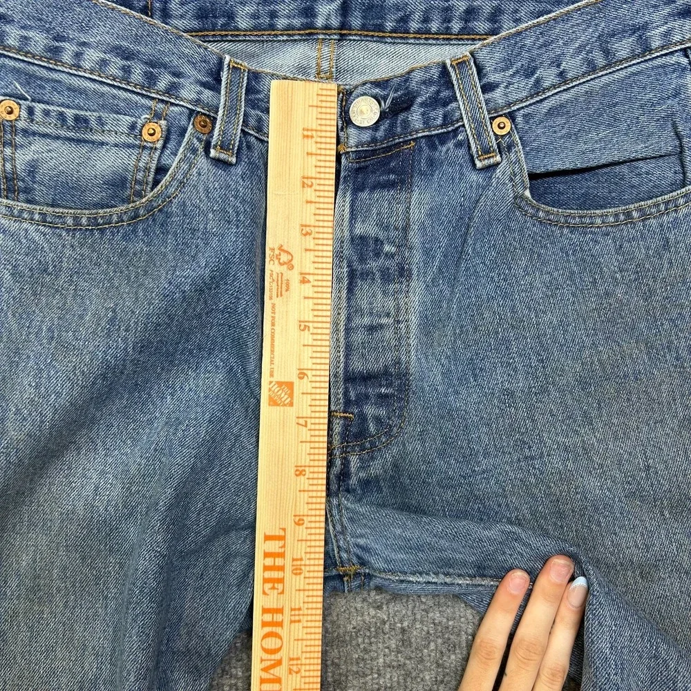 Levi's 501 Jeans Men's Blue Denim Straight‎ Pockets Button Fly Classic - 32X31